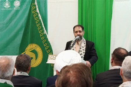 اهتزار بیرق علوی در گلزار شهدای علی بن جعفر قم