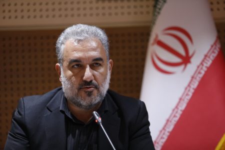قم در انتظار حضور میلیونی زائران «آقای شهید ایران»/تقدیر فرماندار قم از نقش‌آفرینی شهردار در دوران «جنگ تحمیلی سوم»