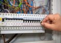 برق ادارات پرمصرف قم قطع می شود