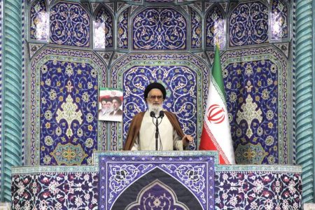 دولت در حوزه معیشت و مهار گرانی‌ ها تلاش بیشتری داشته باشد