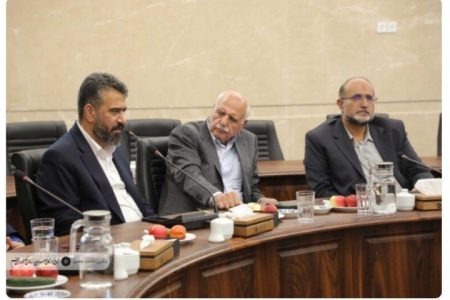 توسعه مزارع خورشیدی در قم با مشارکت بخش خصوصی شتاب گرفته است/ انتقال مازاد برق قم به پایتخت، چالش واحدهای صنعتی استان