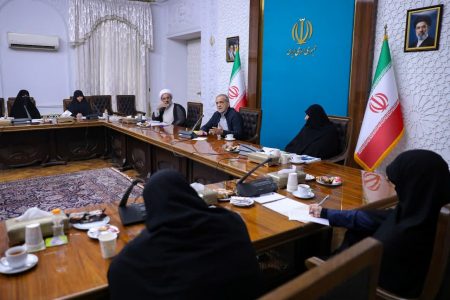 نقش‌آفرینی جامعه‌الزهرا(س) و حوزه‌های علمیه در تحول نظام تربیتی و آموزشی / تحول در نظام تربیتی نیازمند نگاه آینده‌نگر و متناسب با اقتضائات نسل جدید است